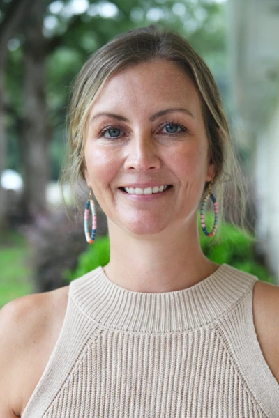 Amanda Crowell headshot