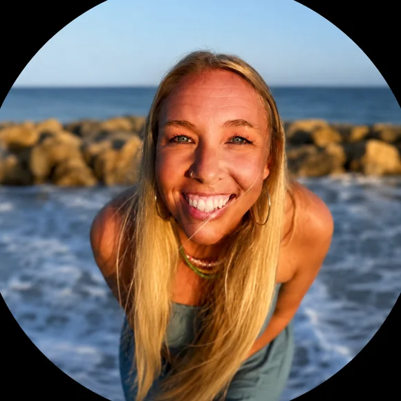 Brandi Clark headshot
