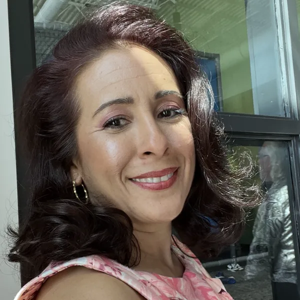 Leina Morales headshot