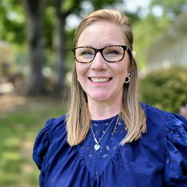 Meagan Bledsoe headshot