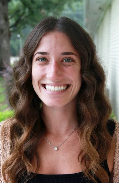 Samantha Bauer headshot